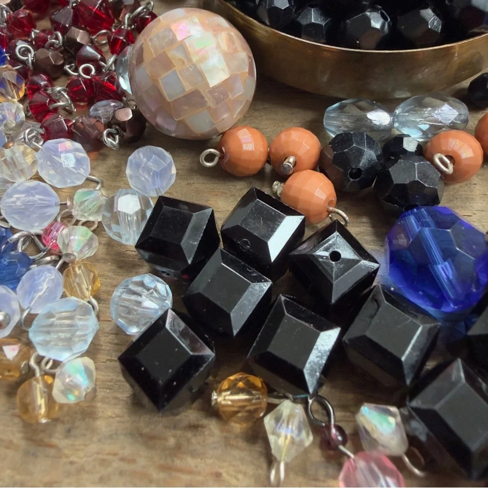 Assorted rhinestone & faceted bead charm mixed lot var materials hi low vtg mod